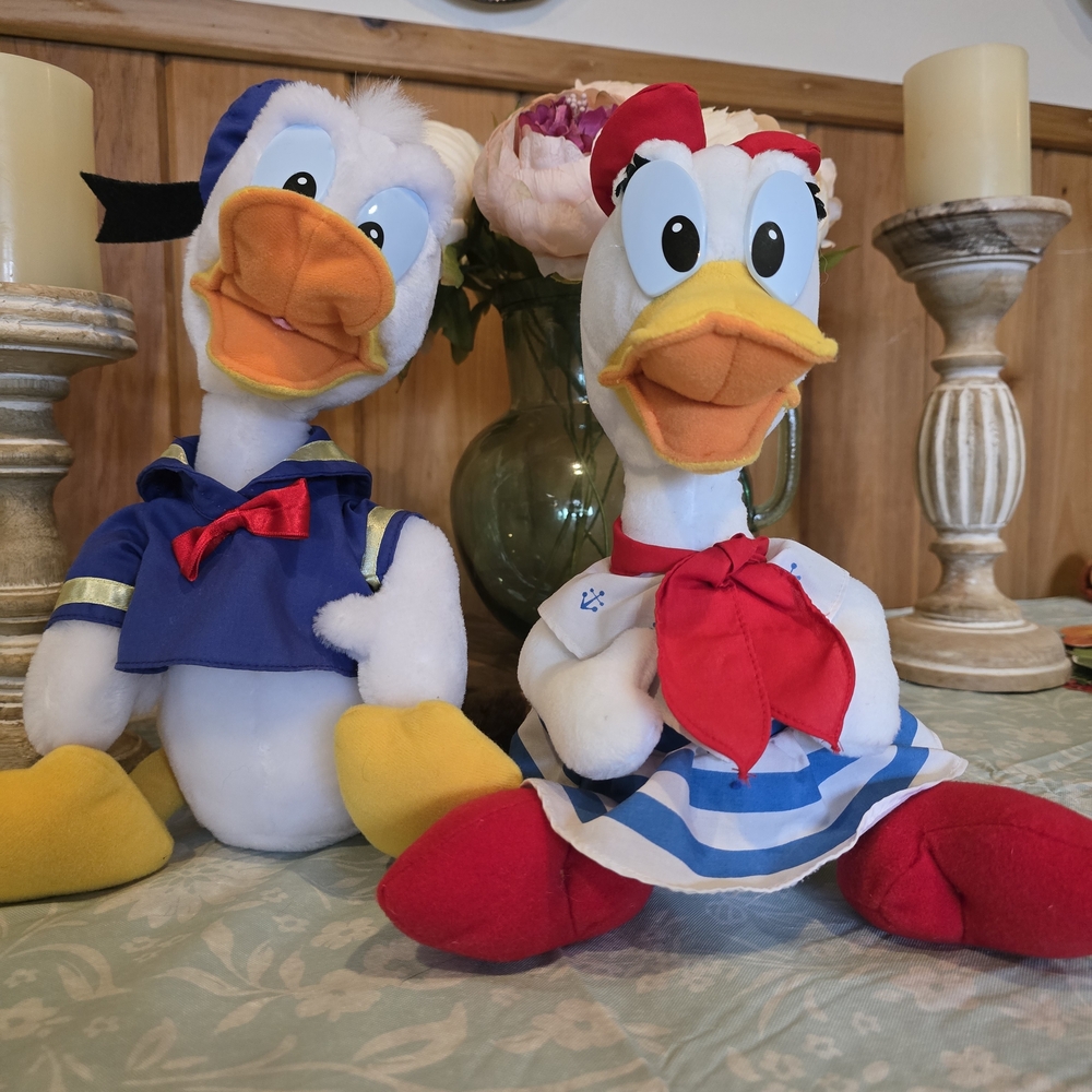 Vintage Applause Sailor Donald And Daisey Duck Pair - Blue, Red, Yellow Collect